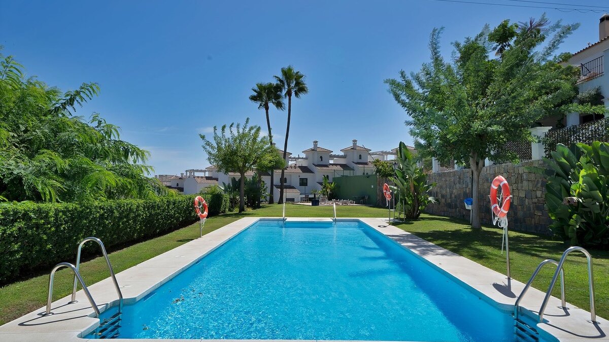 Townhouse Rosa - Andalucian Elegance in Estepona