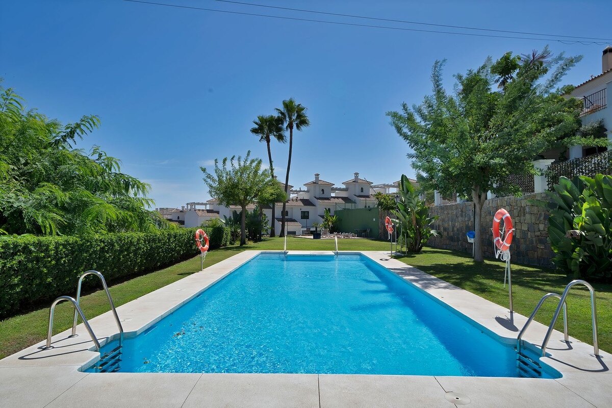 Townhouse Rosa - Andalucian Elegance in Estepona