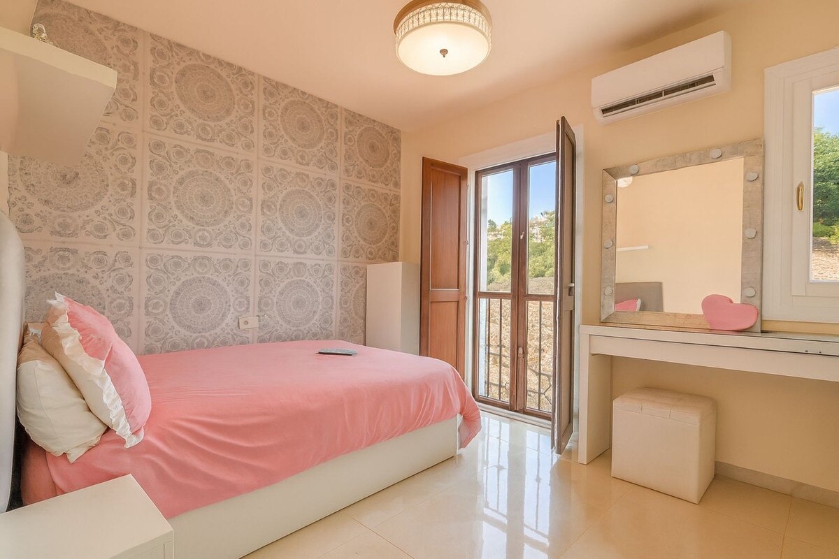 Townhouse Rosa - Andalucian Elegance in Estepona