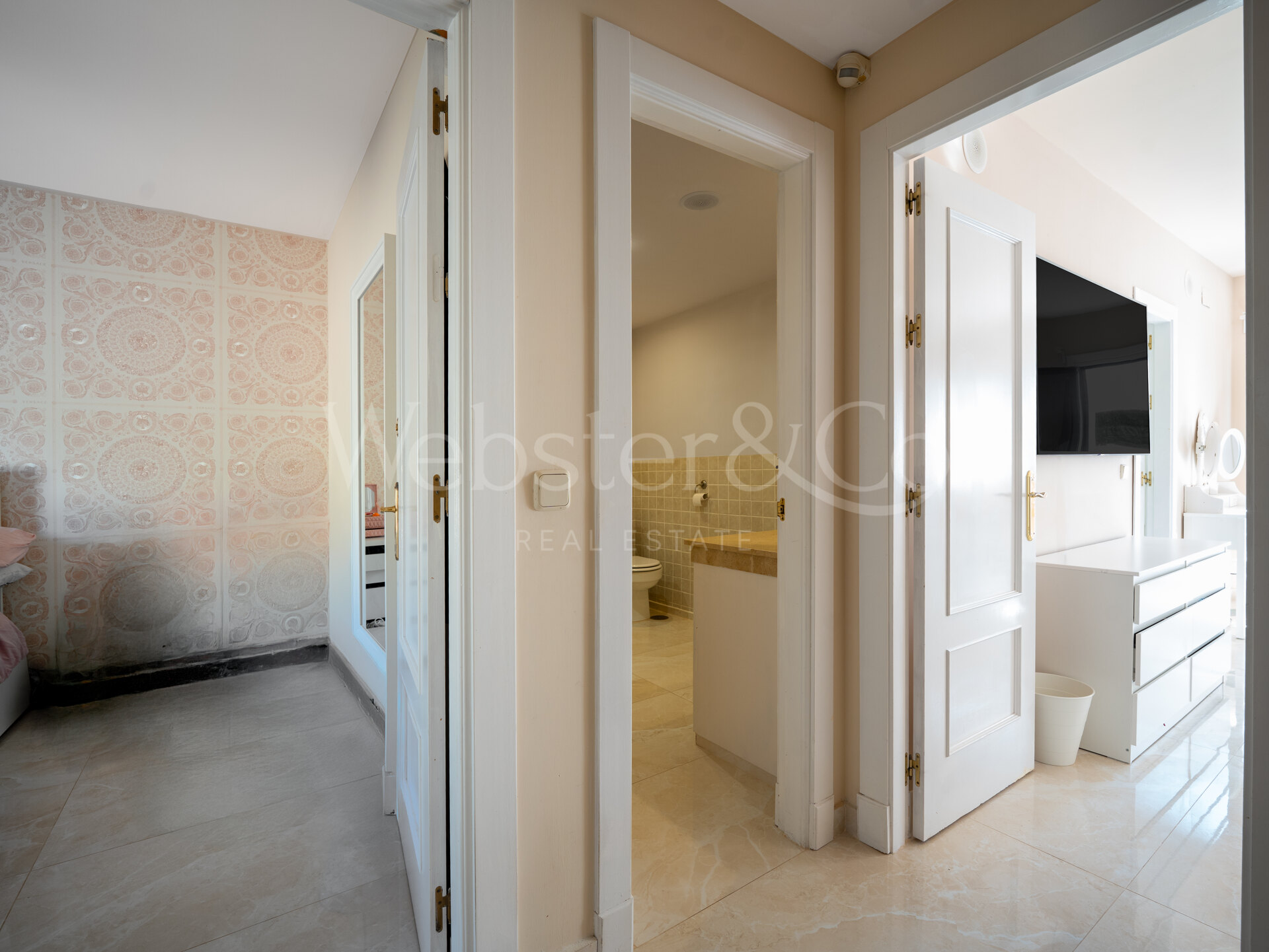 Townhouse Rosa - Andalucian Elegance in Estepona