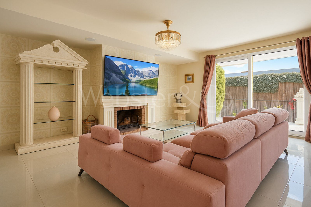 Townhouse Rosa - Andalucian Elegance in Estepona