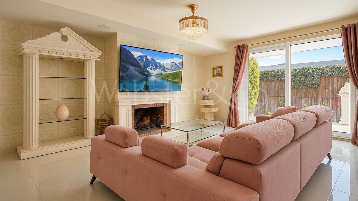 Townhouse Rosa - Andalucian Elegance in Estepona