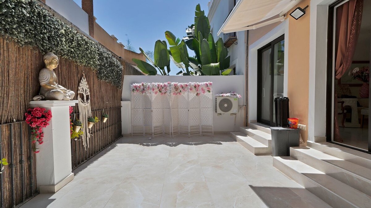 Townhouse Rosa - Andalucian Elegance in Estepona