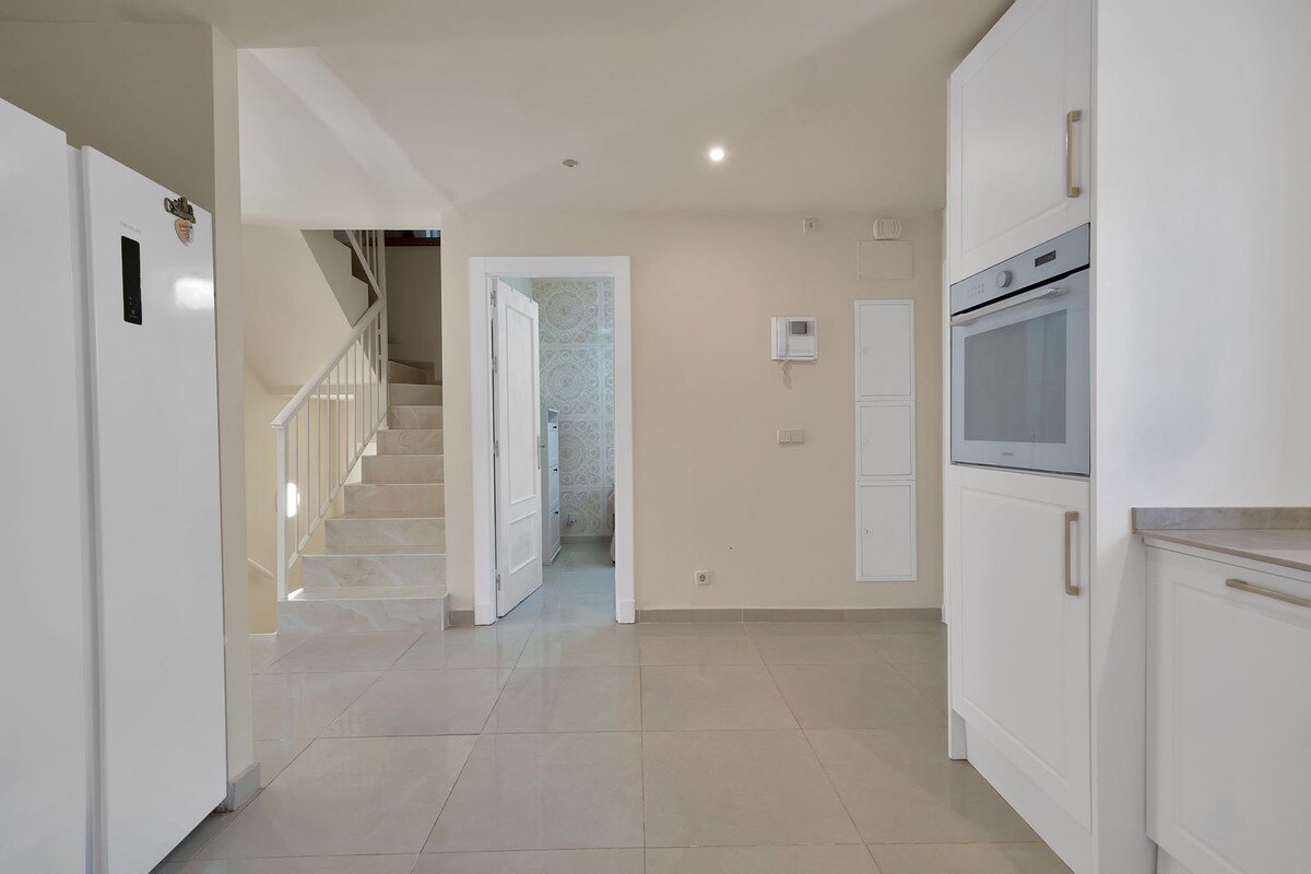Townhouse Rosa - Andalucian Elegance in Estepona