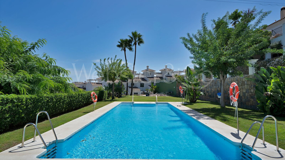 Townhouse Rosa - Andalucian Elegance in Estepona