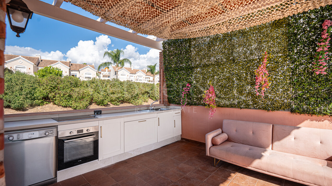 Townhouse Rosa - Andalucian Elegance in Estepona