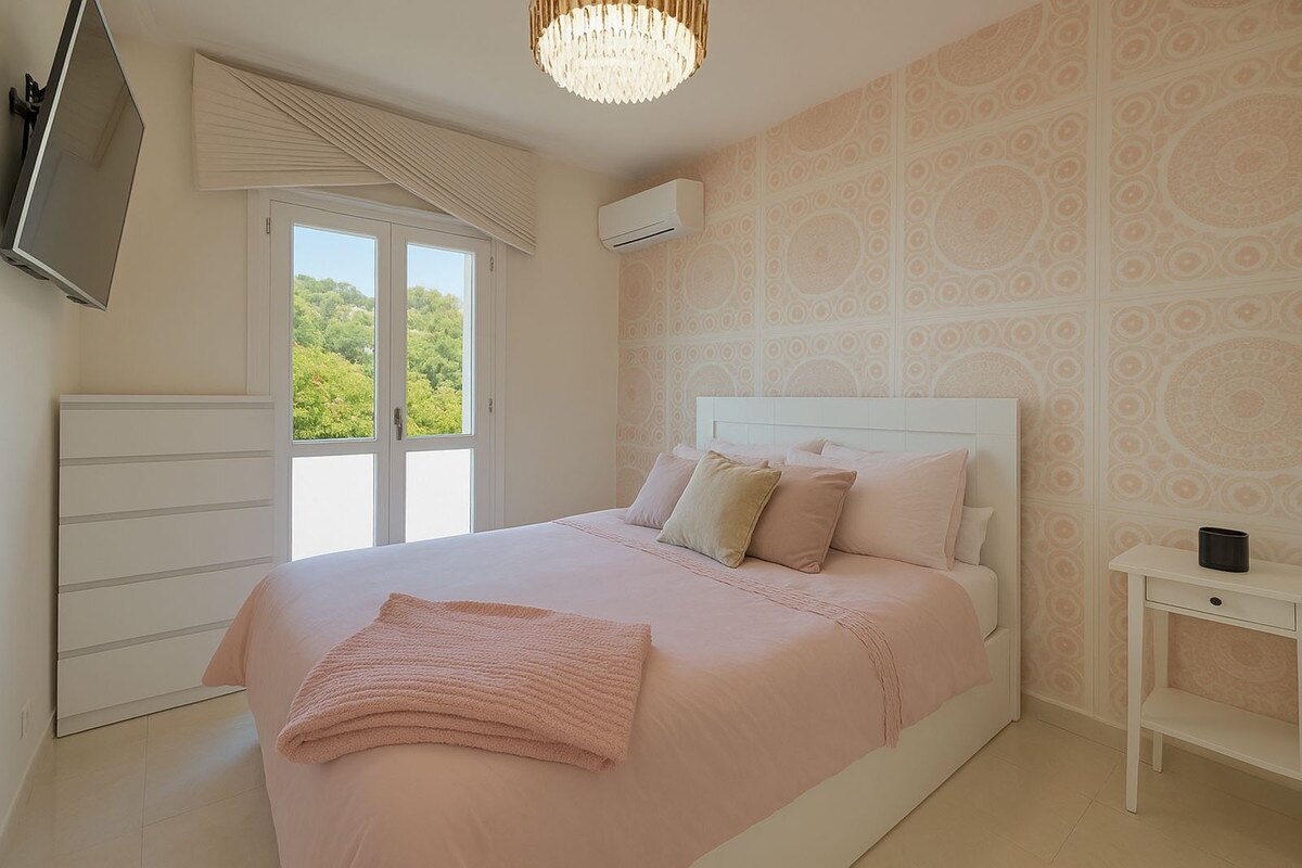 Townhouse Rosa - Andalucian Elegance in Estepona