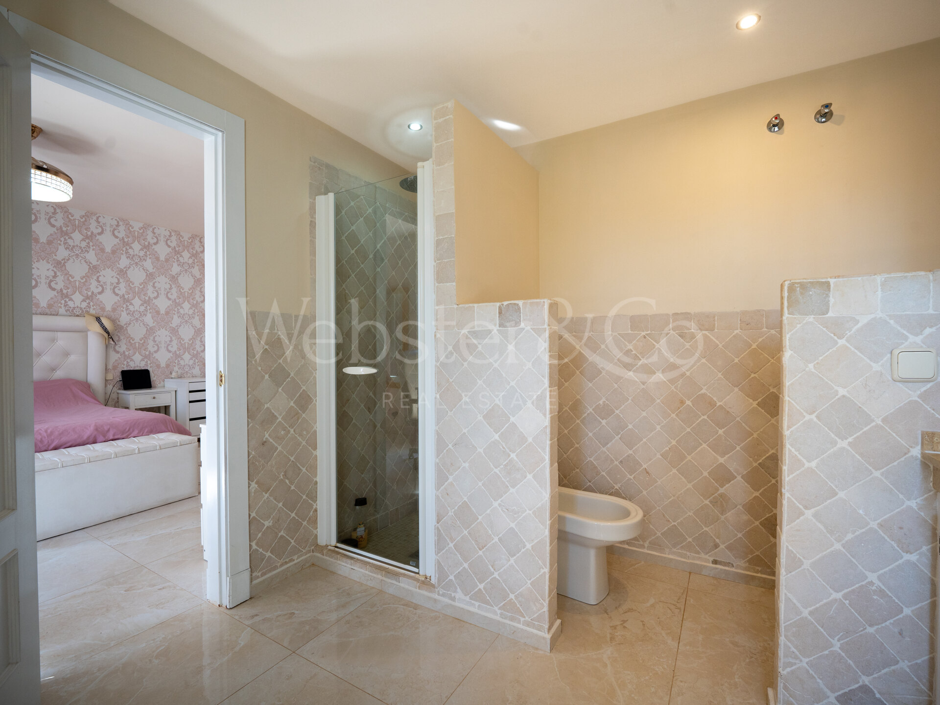 Townhouse Rosa - Andalucian Elegance in Estepona