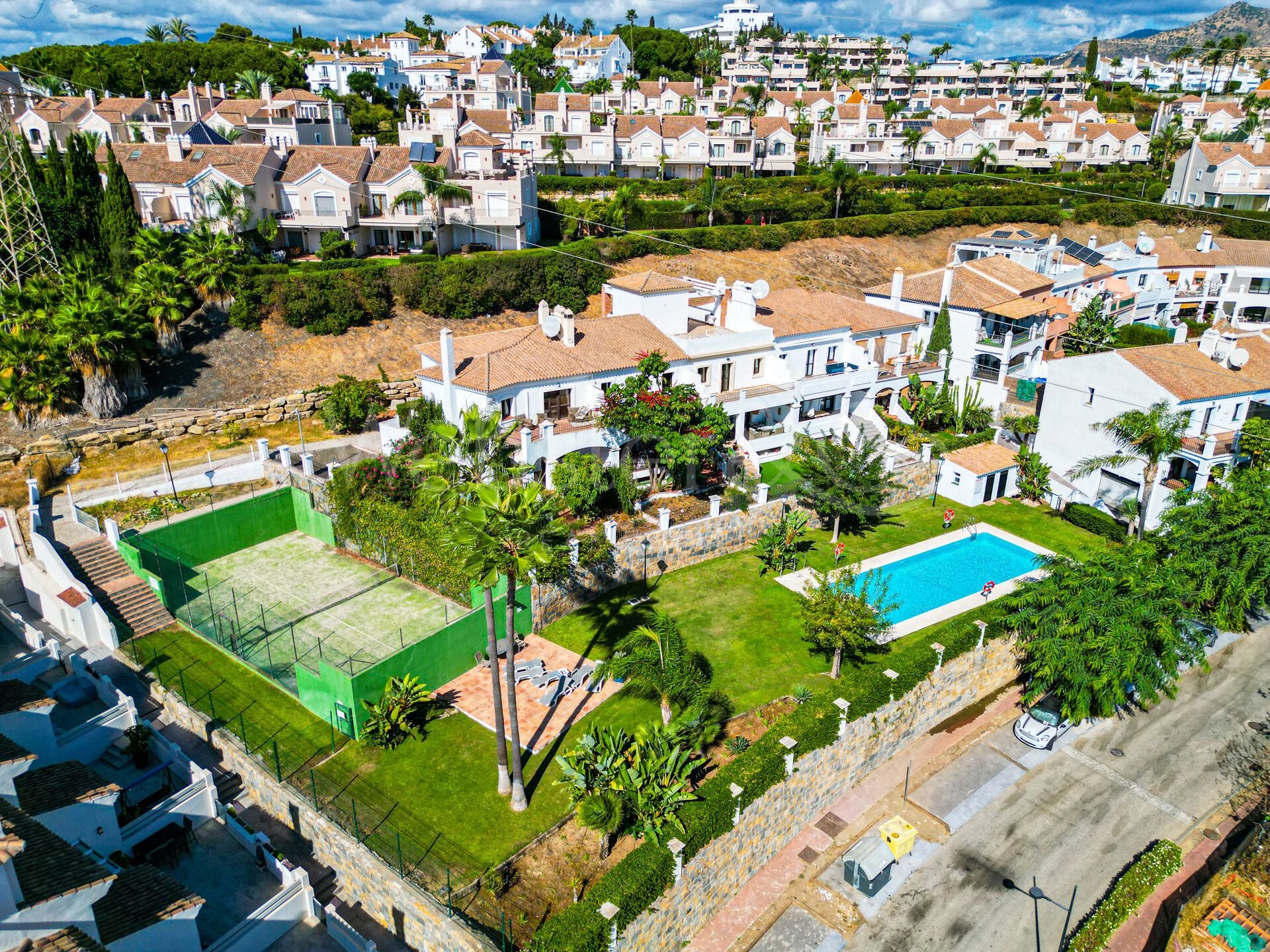 Townhouse Rosa - Andalucian Elegance in Estepona