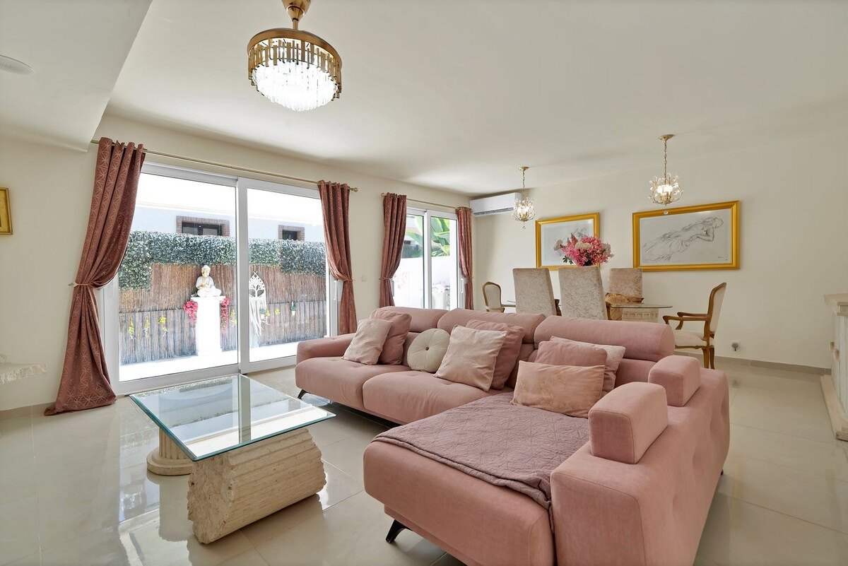 Townhouse Rosa - Andalucian Elegance in Estepona