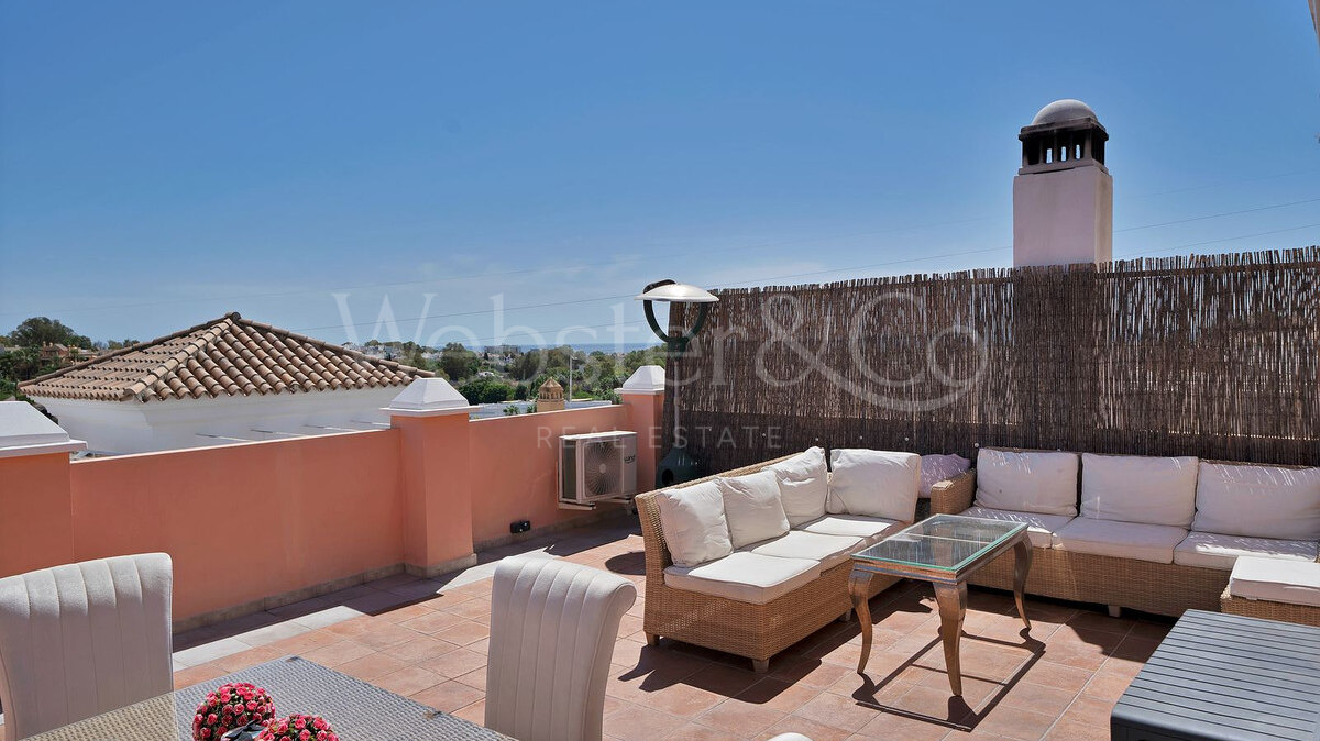 Townhouse Rosa - Andalucian Elegance in Estepona