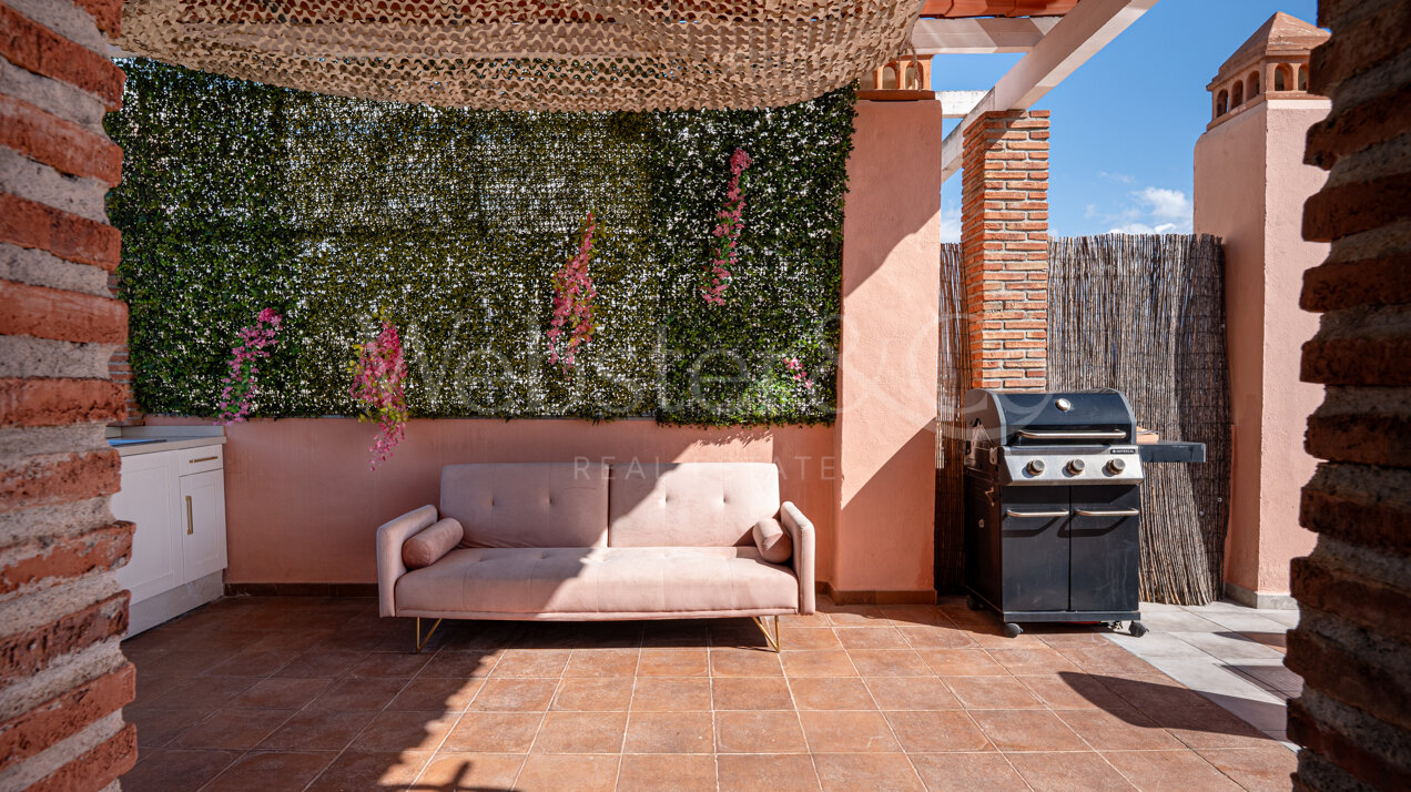 Townhouse Rosa - Andalucian Elegance in Estepona