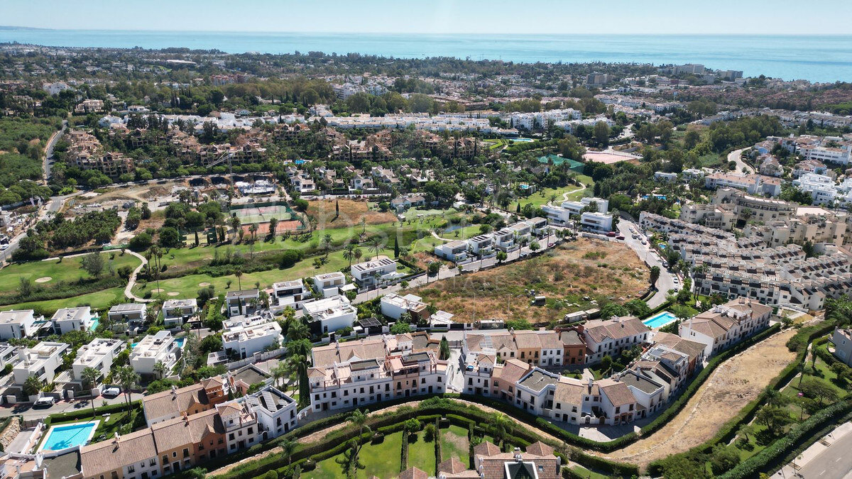 Townhouse Rosa - Andalucian Elegance in Estepona