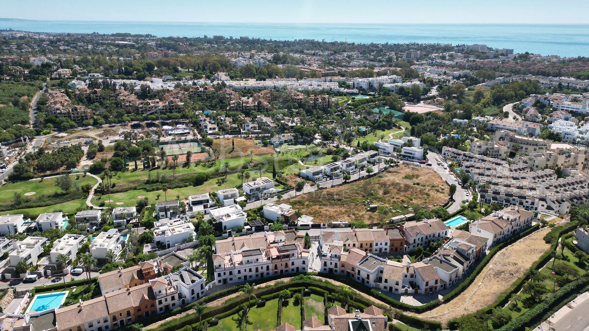 Townhouse Rosa - Andalucian Elegance in Estepona