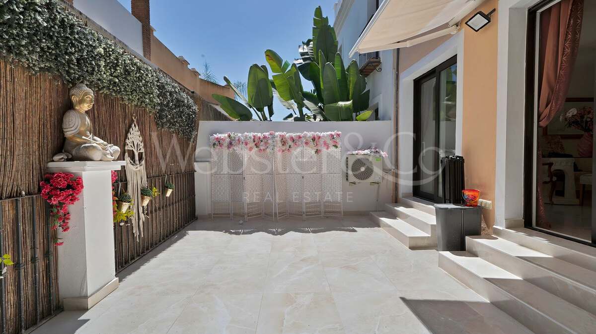 Townhouse Rosa - Andalucian Elegance in Estepona