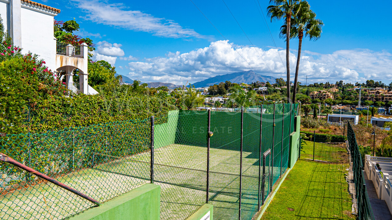 Townhouse Rosa - Andalucian Elegance in Estepona