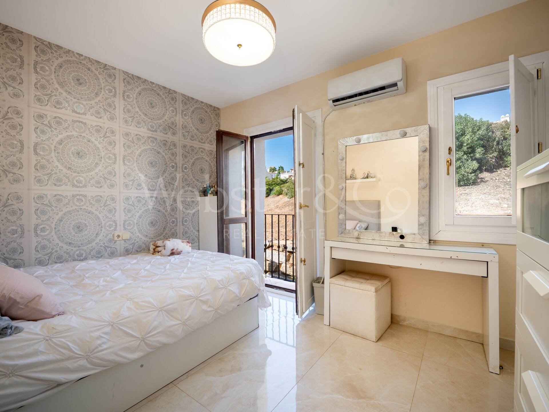 Townhouse Rosa - Andalucian Elegance in Estepona