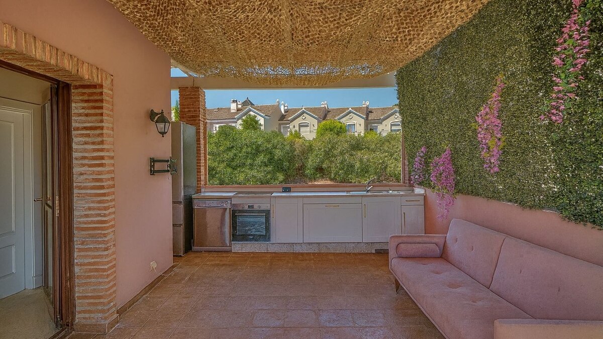 Townhouse Rosa - Andalucian Elegance in Estepona