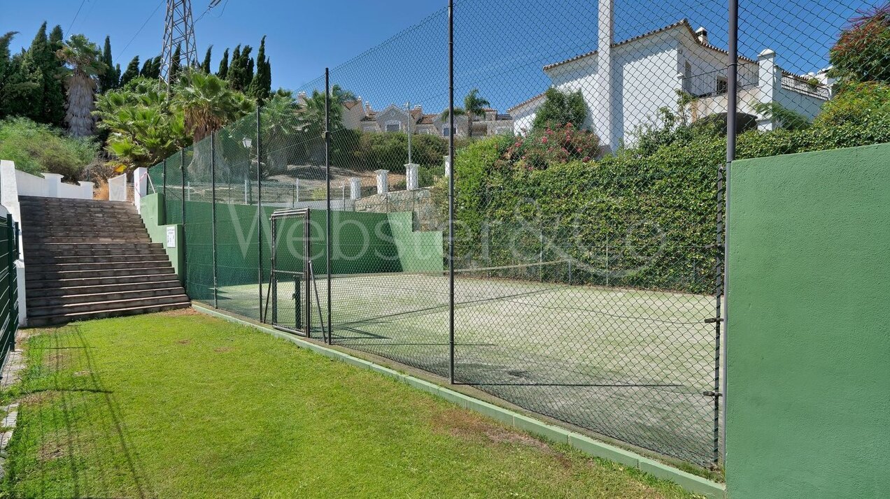 Townhouse Rosa - Andalucian Elegance in Estepona