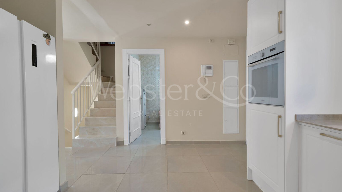 Townhouse Rosa - Andalucian Elegance in Estepona