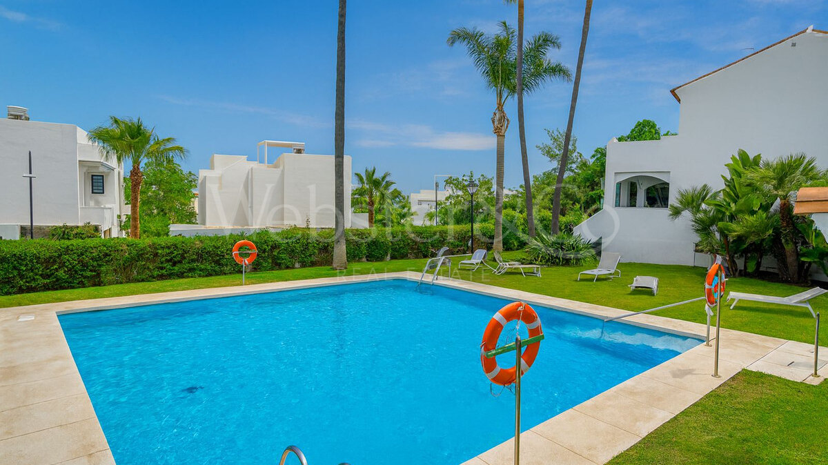 Townhouse Rosa - Andalucian Elegance in Estepona