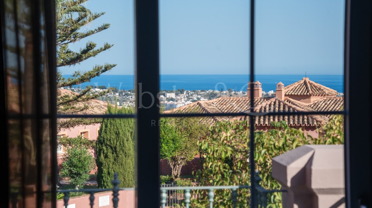 Townhouse The Nest - Renovated Elegance in Benahavís