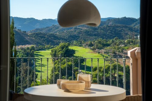 Property Highlights:- Underfloor heating in bathrooms- Frontline golf views- Mountain views- Fully renovated- Open-plan living & dining- Modern kitchen- Large living terrace- Private bedroom terraces- Communal pool & gardens- Private carport- Walk to shops, bars, restaurants- 10 mins to schools & beaches