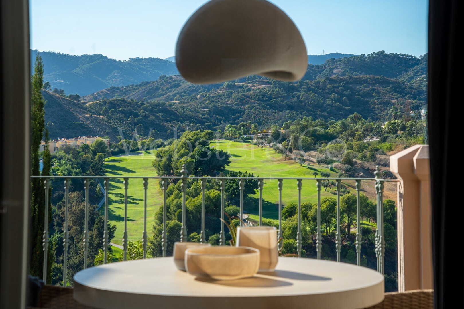 Townhouse The Nest - Renovated Elegance in Benahavís