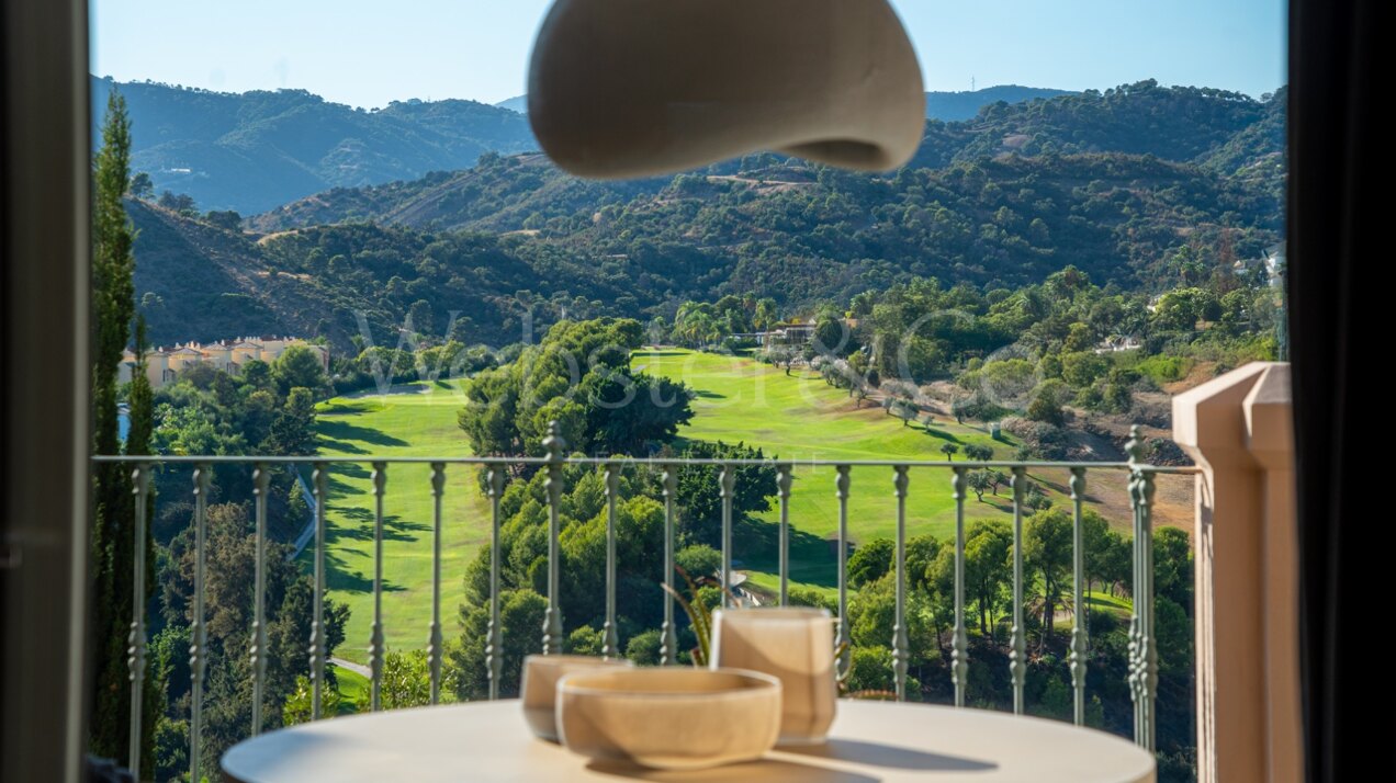 Townhouse The Nest - Renovated Elegance in Benahavís