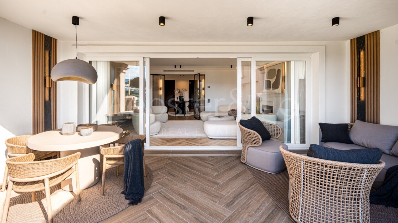 Townhouse The Nest - Renovated Elegance in Benahavís