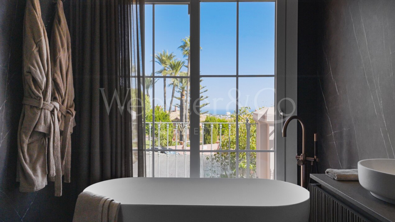 Townhouse The Nest - Renovated Elegance in Benahavís