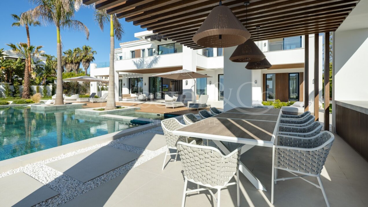 Villa Solace - Exquisite Home in Monte Halcones
