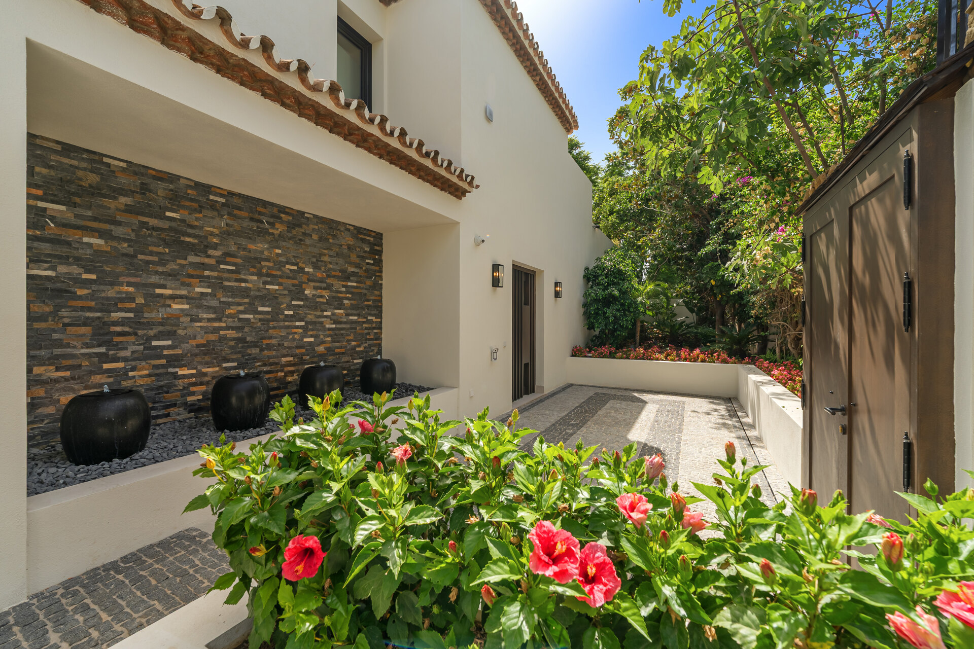 Exquisitely renovated Andalusian-style residence
