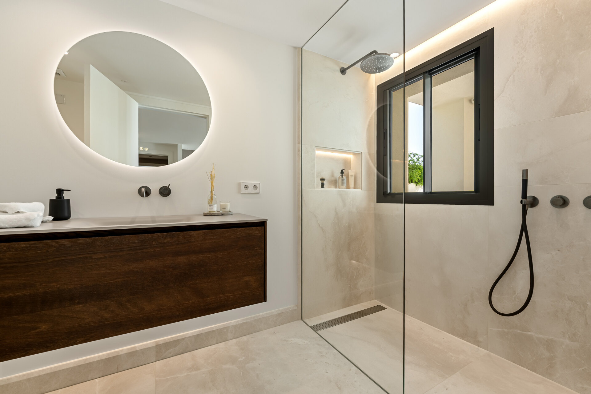 Exquisitely renovated Andalusian-style residence