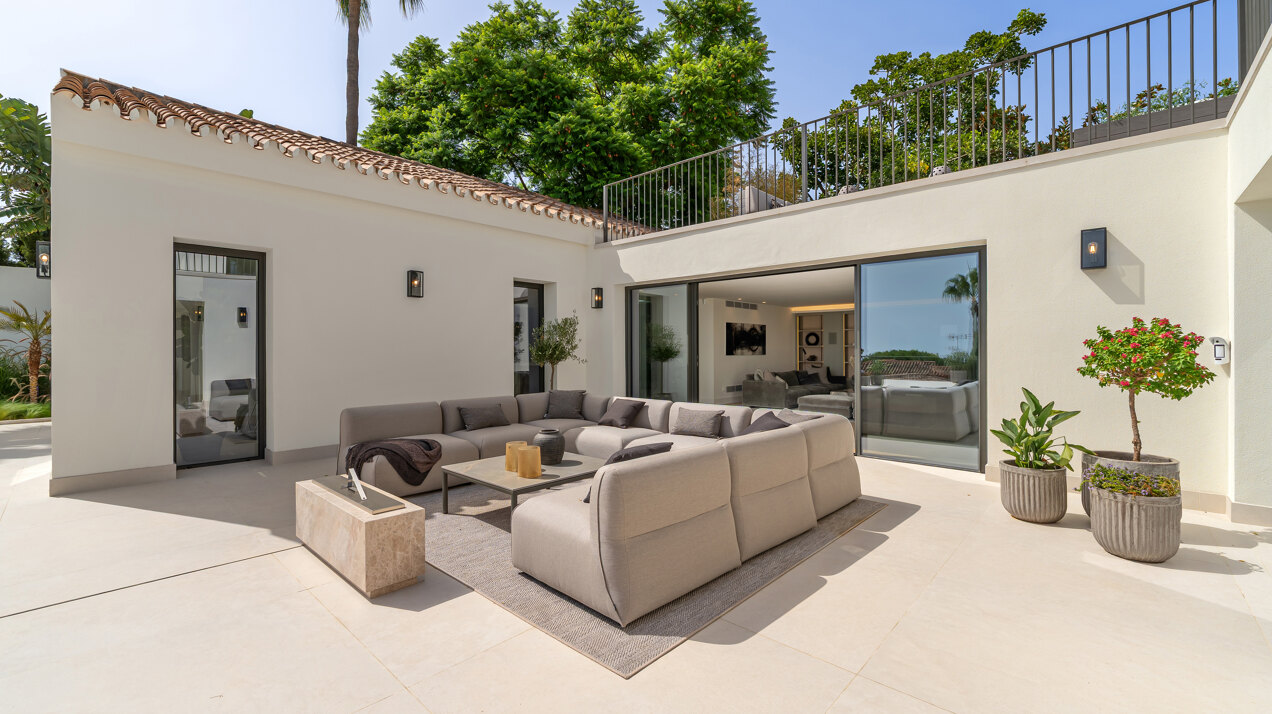 Exquisitely renovated Andalusian-style residence