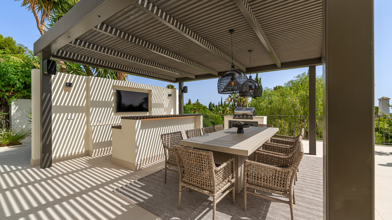 Exquisitely renovated Andalusian-style residence