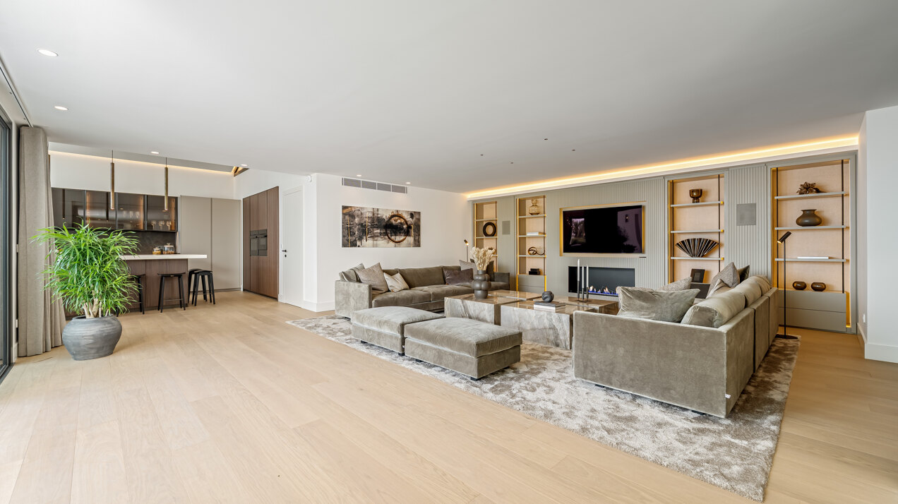 Exquisitely renovated Andalusian-style residence