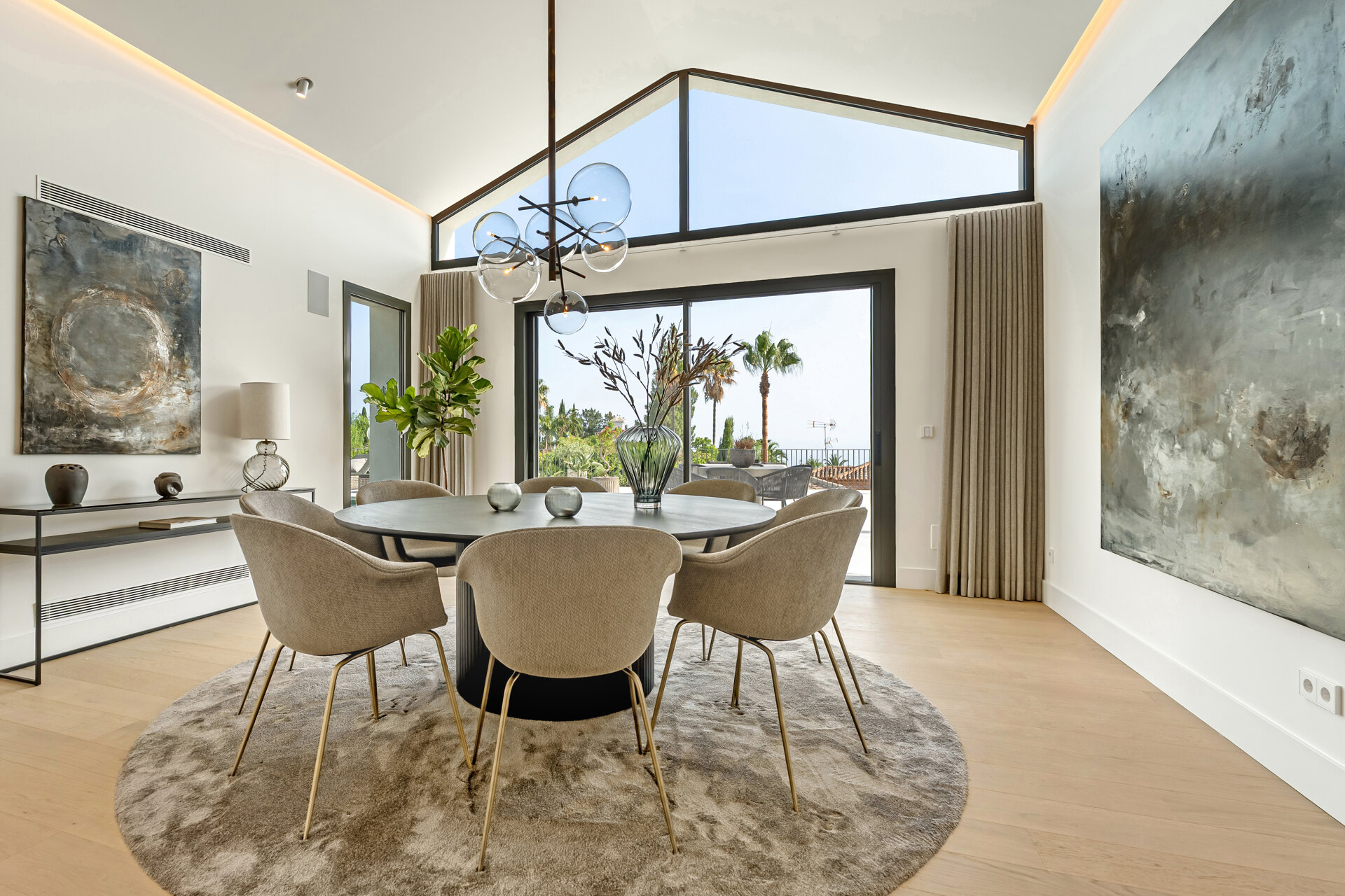 Exquisitely renovated Andalusian-style residence