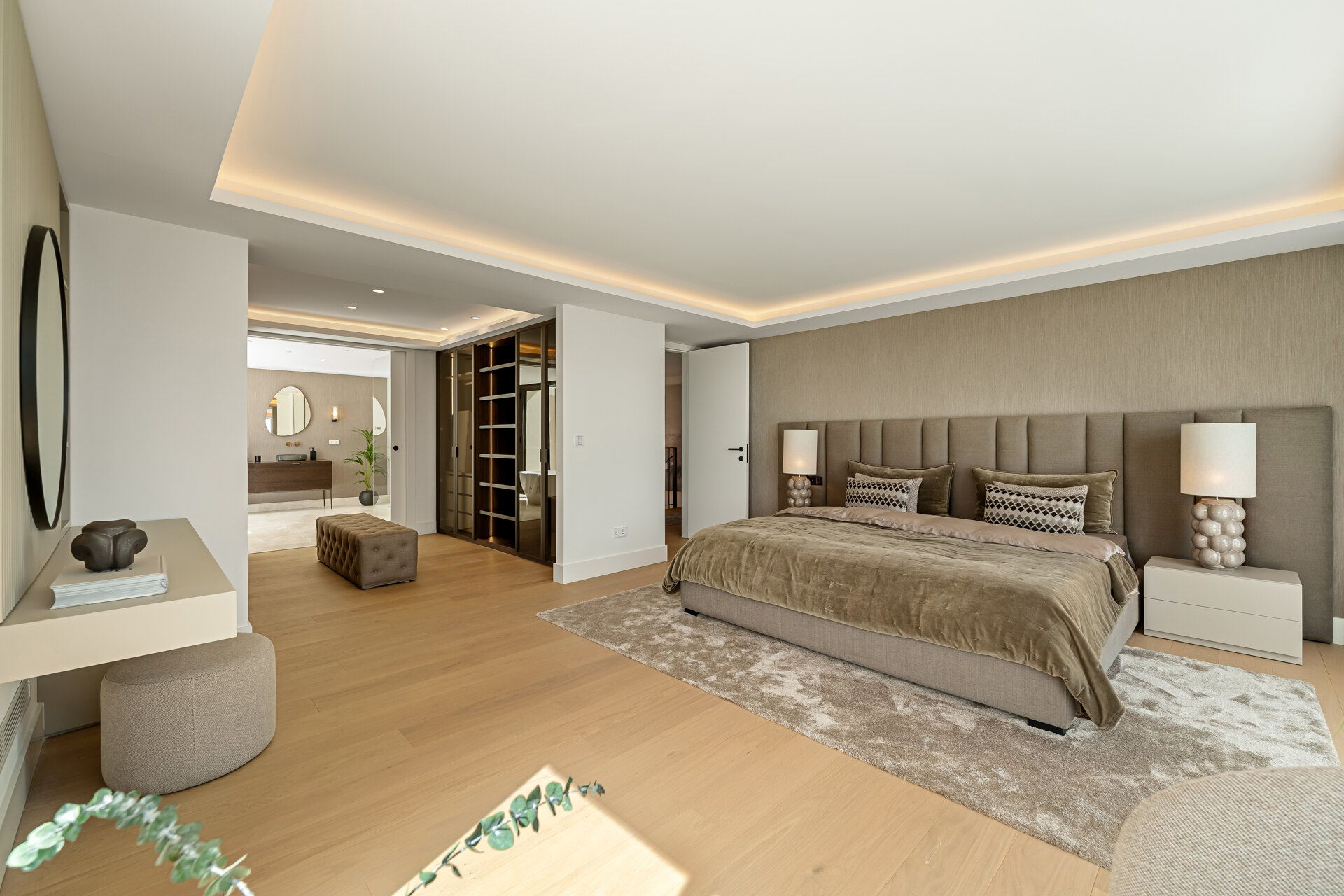 Exquisitely renovated Andalusian-style residence