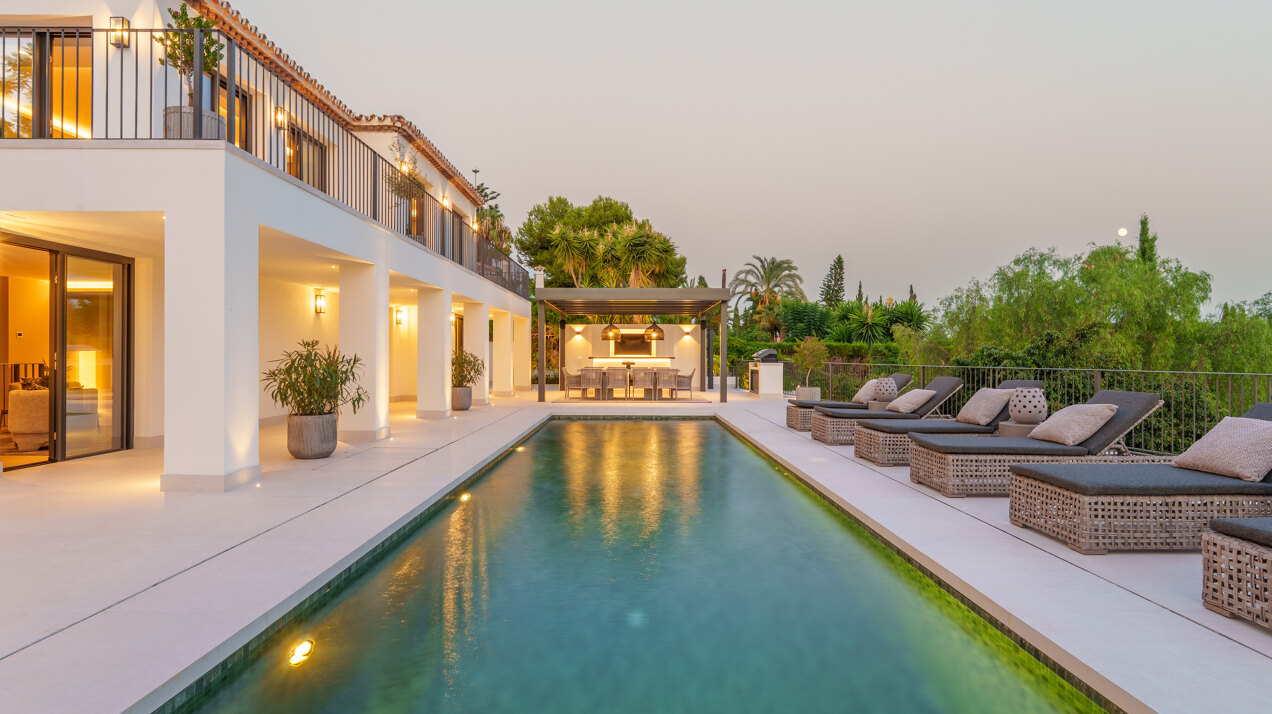 Exquisitely renovated Andalusian-style residence
