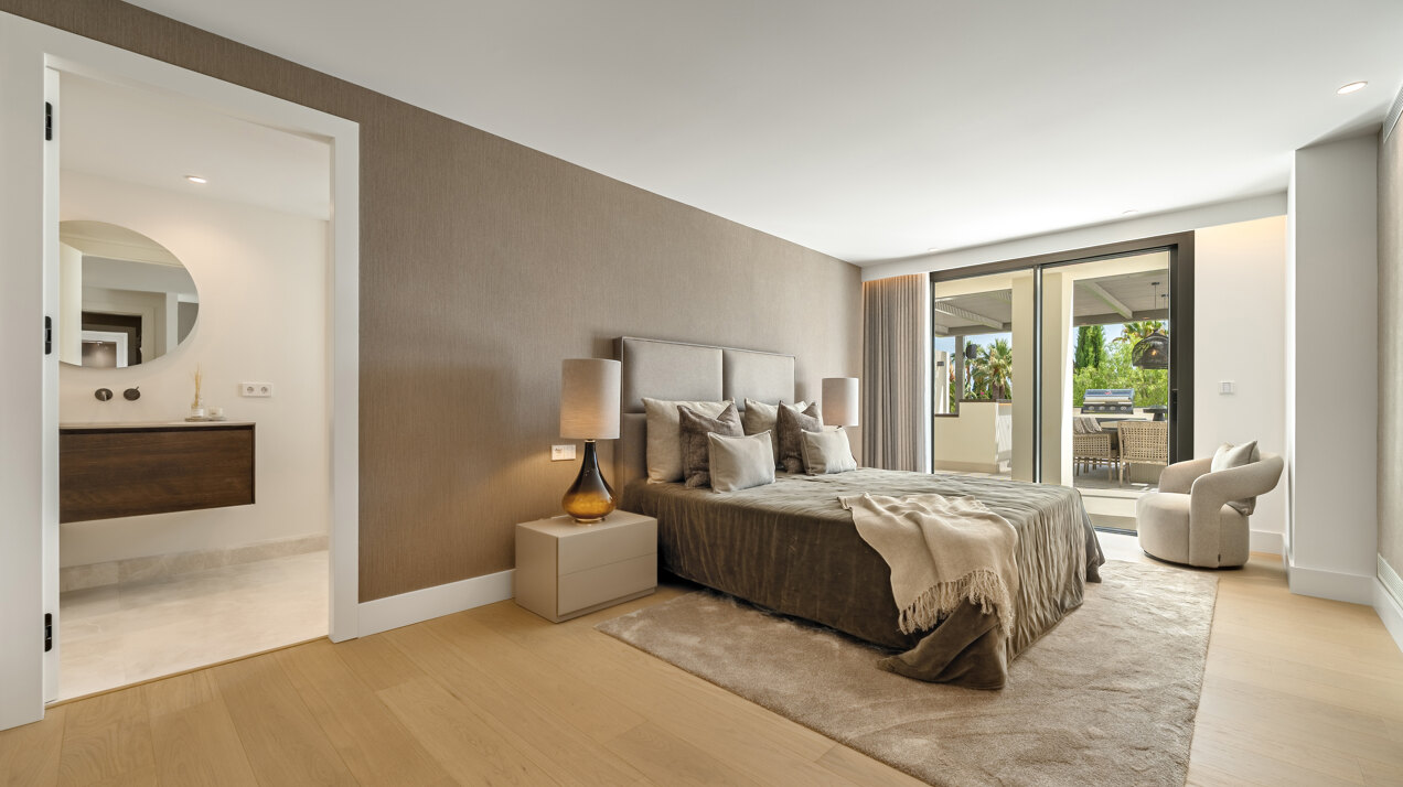 Exquisitely renovated Andalusian-style residence