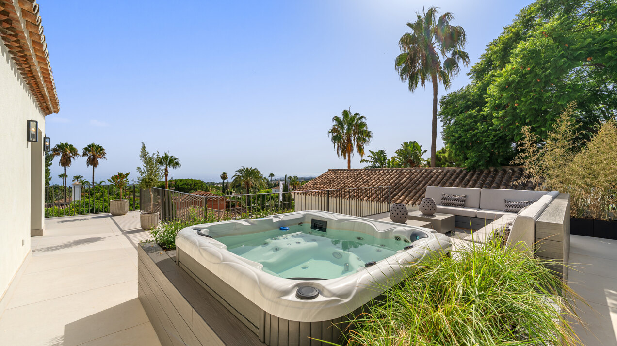 Exquisitely renovated Andalusian-style residence