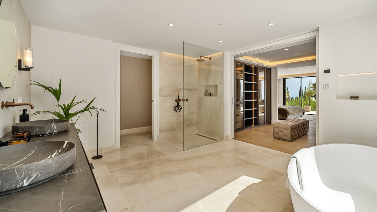 Exquisitely renovated Andalusian-style residence