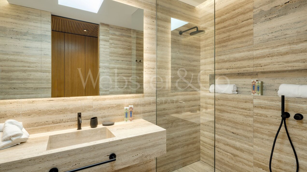 Villa Alia - Striking Property in El Madroñal