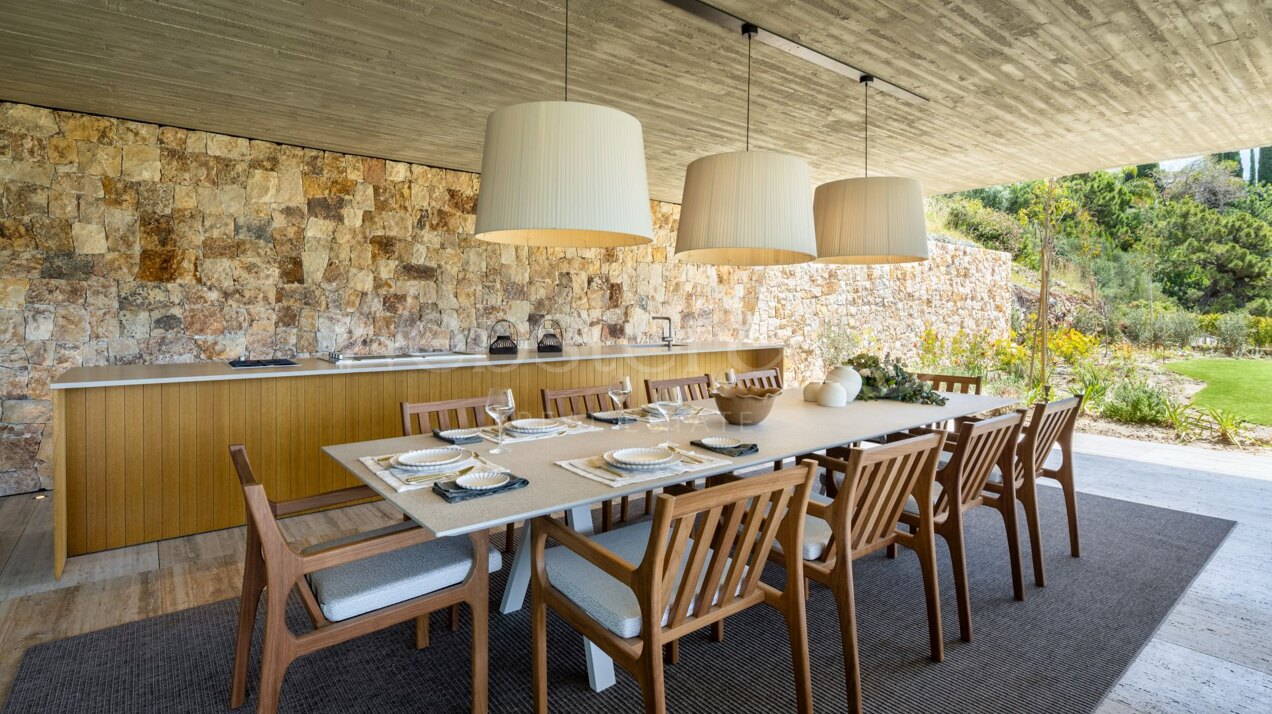 Villa Alia - Striking Property in El Madroñal