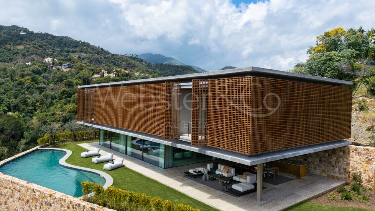 Villa Alia - Striking Property in El Madroñal