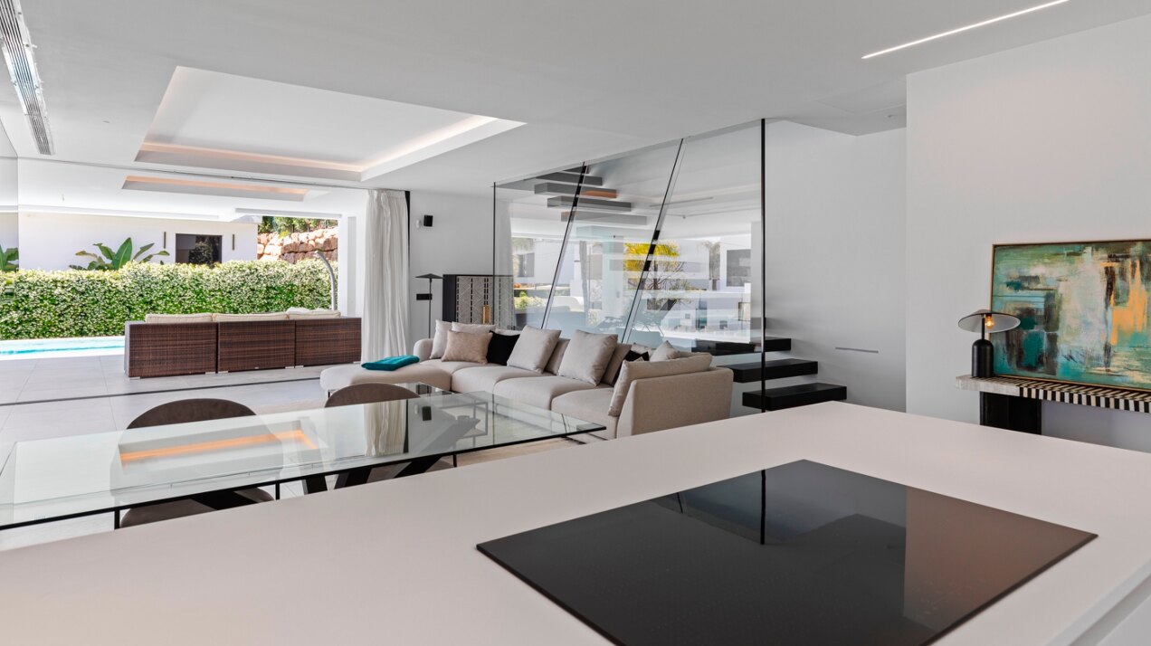 Modern Beachside Villa in El Campanario