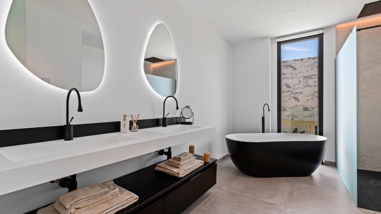 Modern Beachside Villa in El Campanario