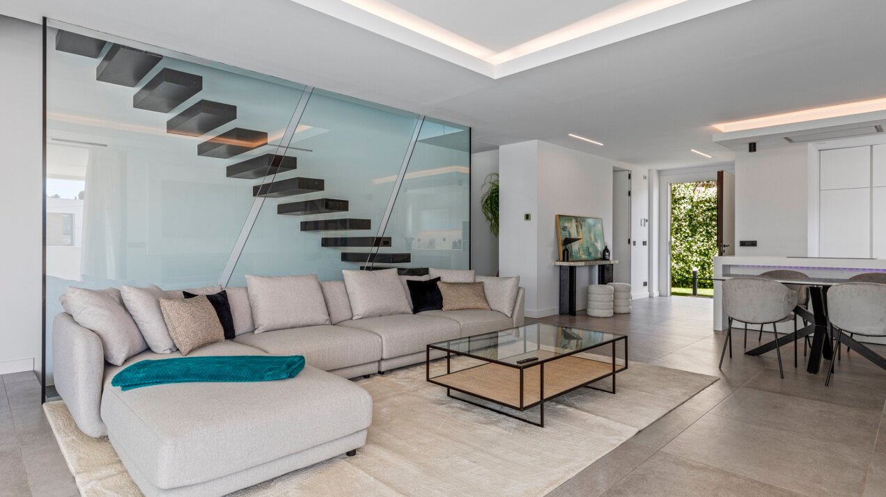 Modern Beachside Villa in El Campanario