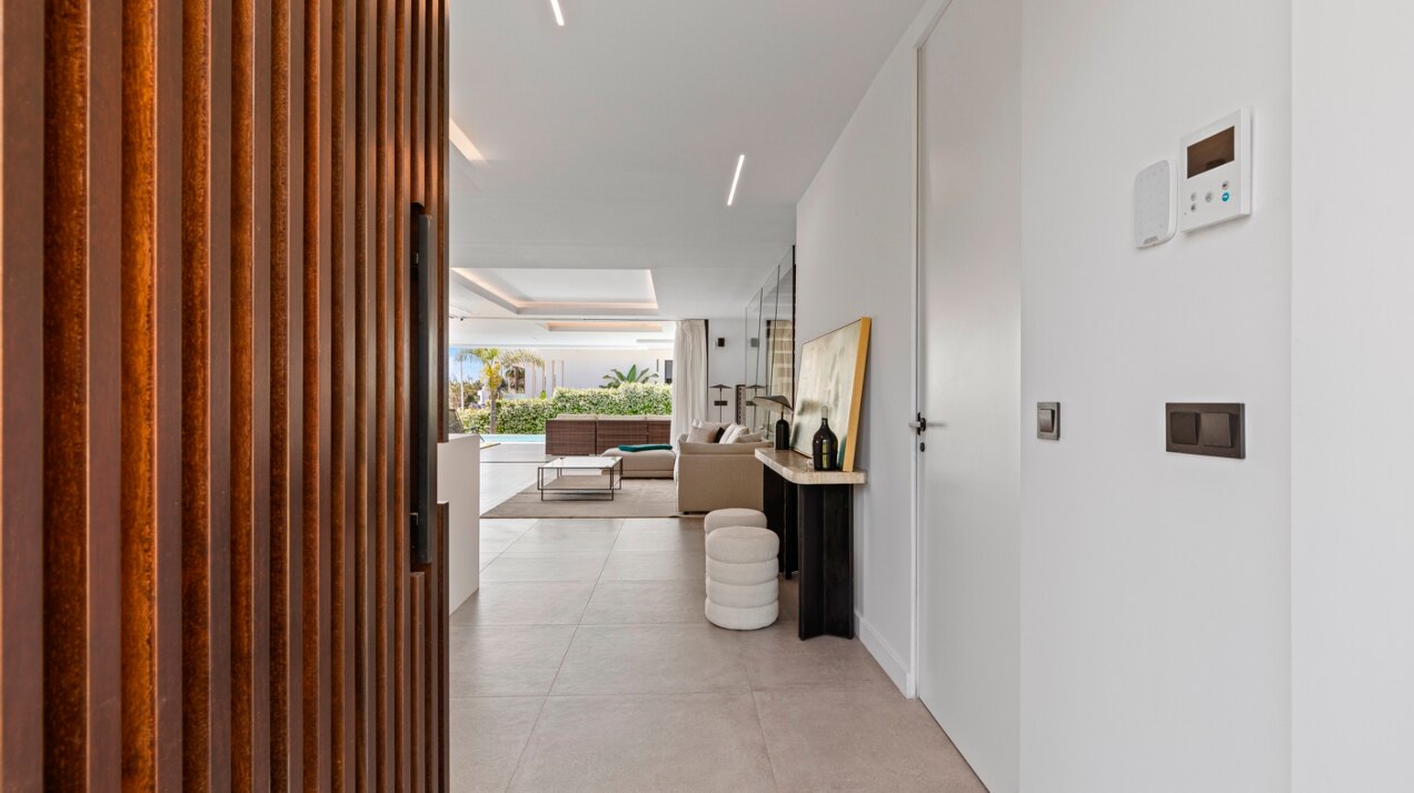 Modern Beachside Villa in El Campanario